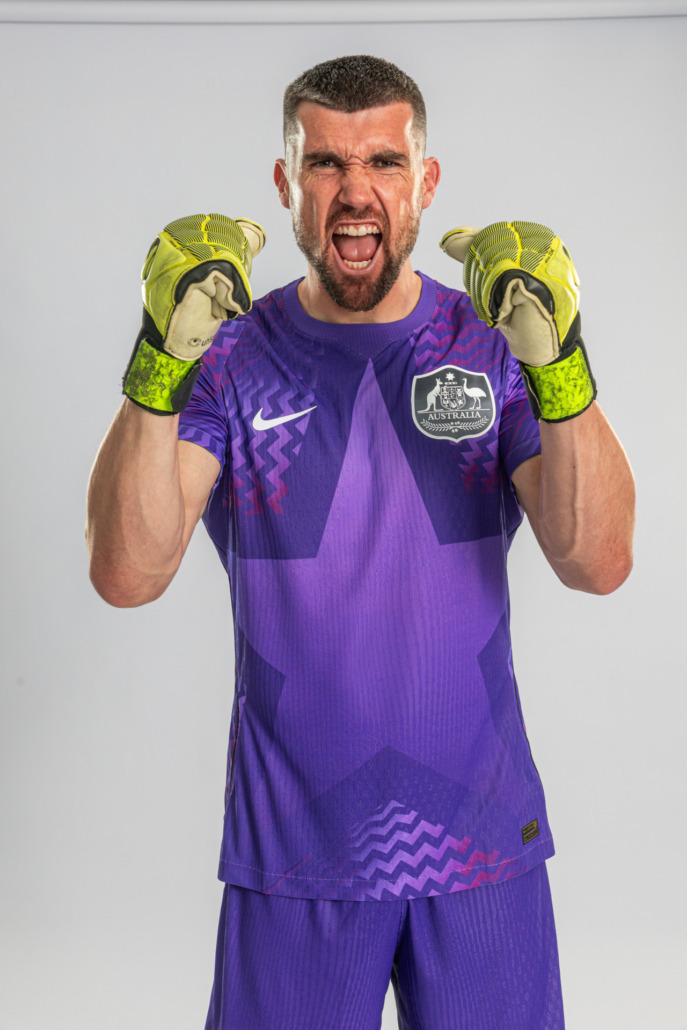 Maty Ryan Photoshoot Mat Ryan Photoshoot in uhlsport Torwarthandschuhe